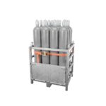 Steel transport pallet with 12 × 50 L CO2 E290 cylinders, ratchet strap