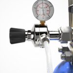 Intergases 2 kg refillable N2O cylinder with Oxyturbo regulator, W21.8 adapter and Smartwhip 500 ml black cream dispenser – detail-reg